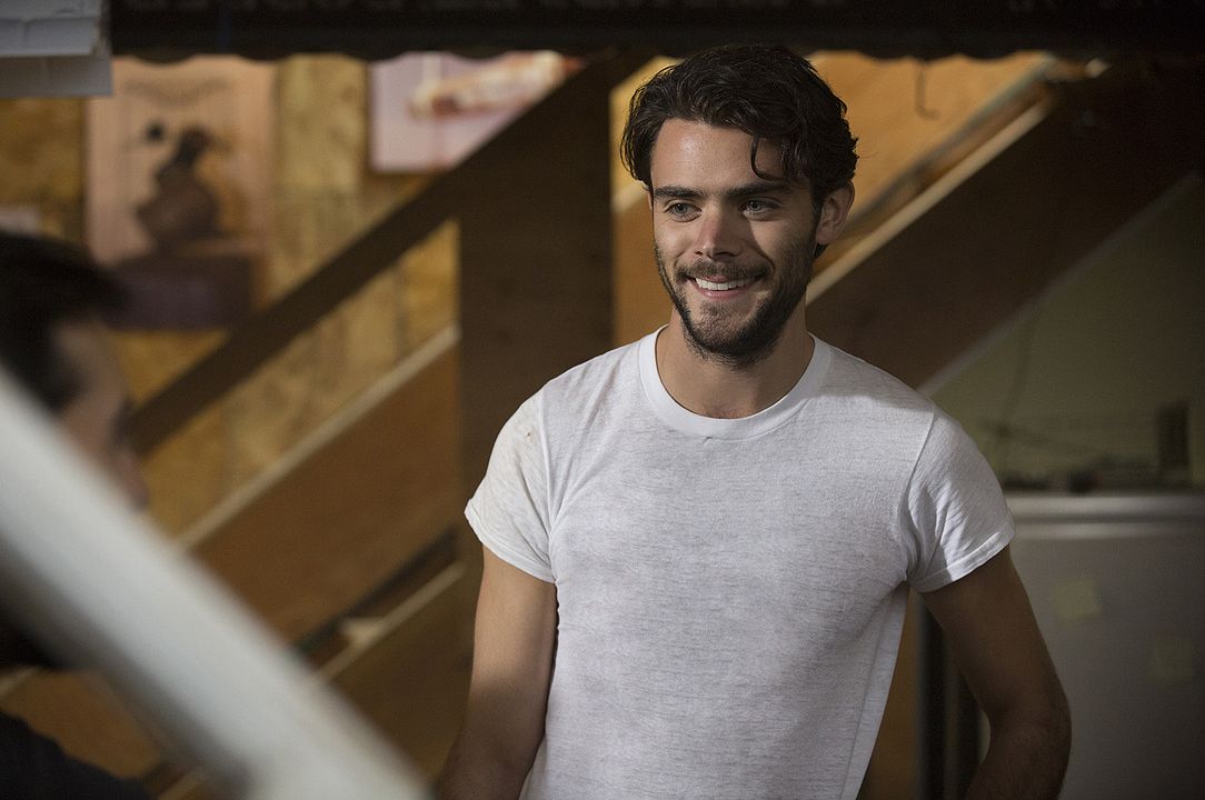 Looking : Bild Tanner Cohen