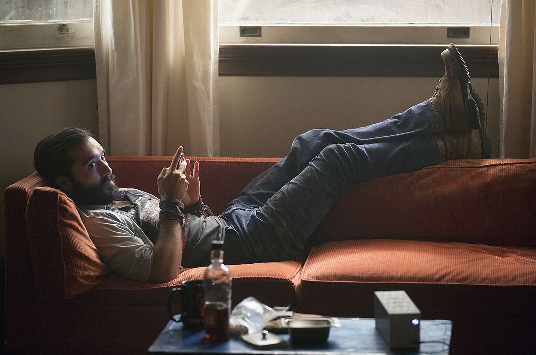 Looking : Bild Frankie J. Alvarez