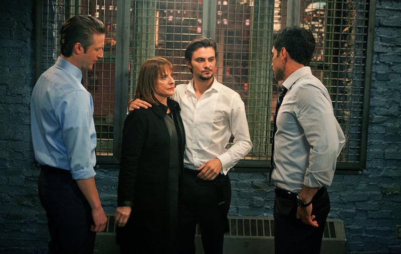 Law & Order: Special Victims Unit : Bild Patti LuPone, Peter Scanavino