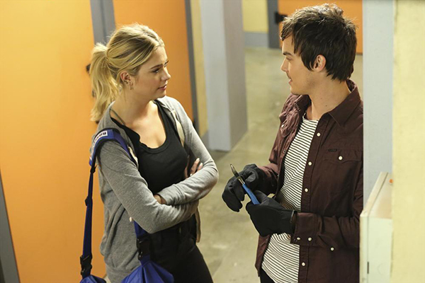 Pretty Little Liars : Bild Tyler Blackburn, Ashley Benson