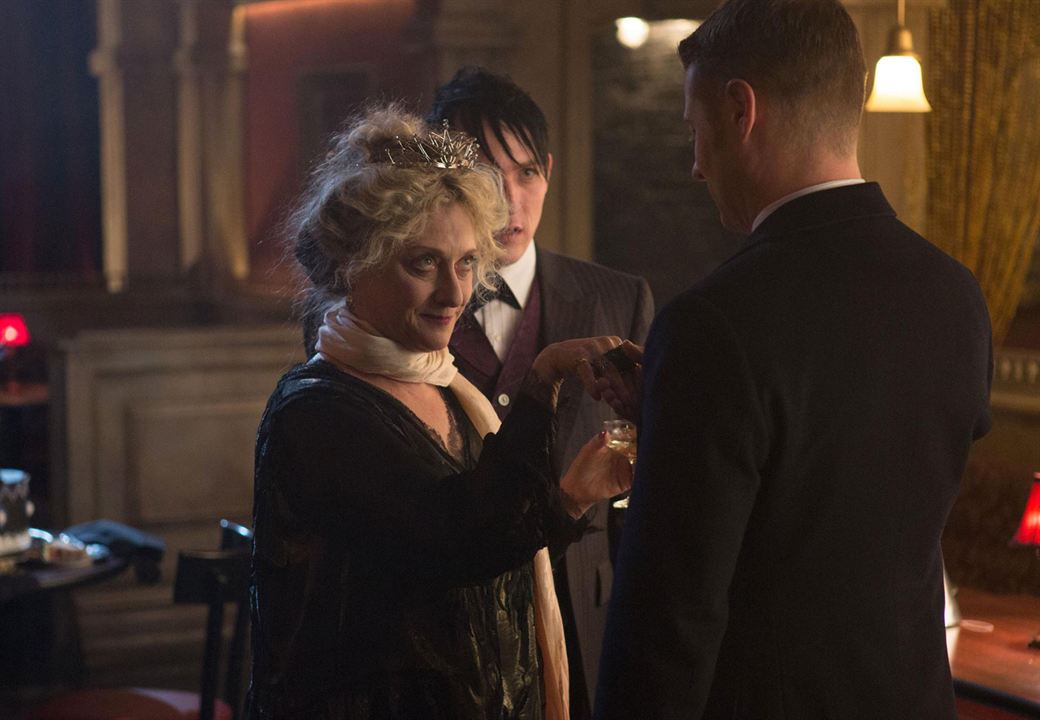 Gotham : Bild Robin Lord Taylor, Carol Kane