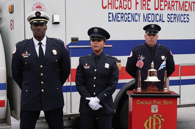 Chicago Fire : Bild Monica Raymund, Eamonn Walker