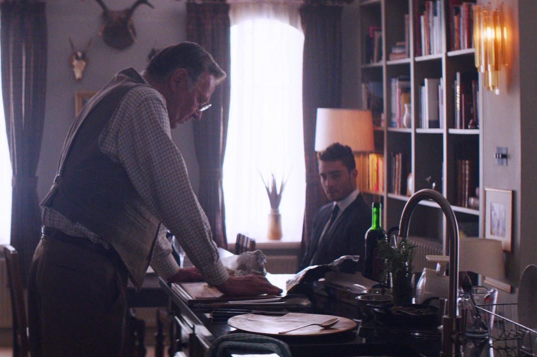 Bone in the Throat : Bild