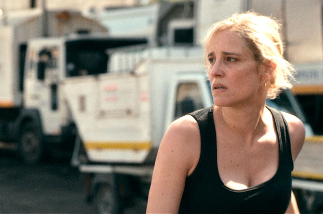 A Blast - Ausbruch : Bild Angeliki Papoulia