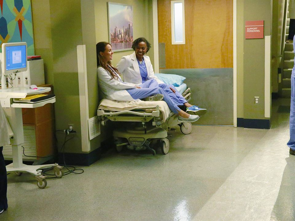 Grey's Anatomy - Die jungen Ärzte : Bild Camilla Luddington, Jerrika Hinton