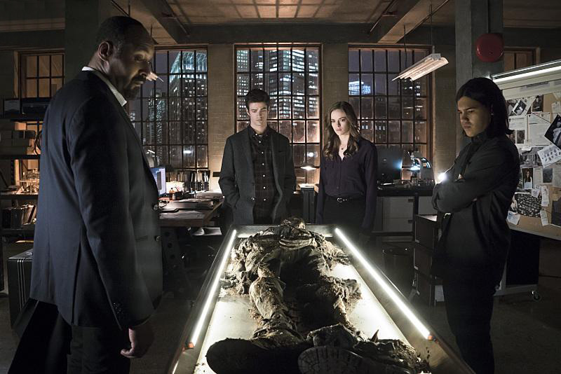 The Flash : Bild Grant Gustin, Jesse L. Martin, Carlos Valdes, Danielle Panabaker