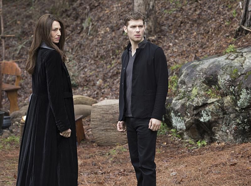 Bild Claudia Black, Joseph Morgan