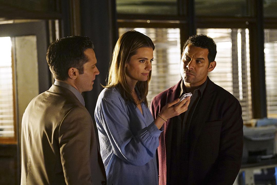 Bild Jon Huertas, Seamus Dever, Stana Katic