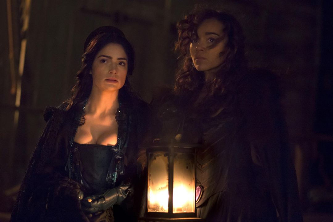 Salem : Bild Ashley Madekwe, Janet Montgomery