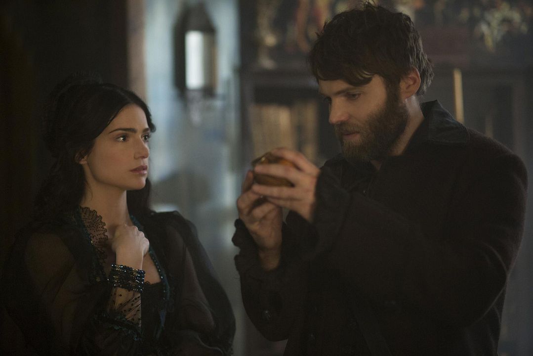 Salem : Bild Janet Montgomery, Seth Gabel