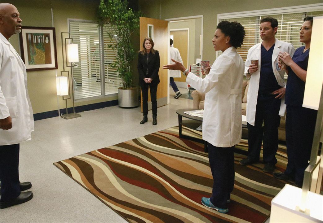 Grey's Anatomy - Die jungen Ärzte : Bild James Pickens Jr., Kelly McCreary, Justin Chambers (I), Ellen Pompeo, Sara Ramirez
