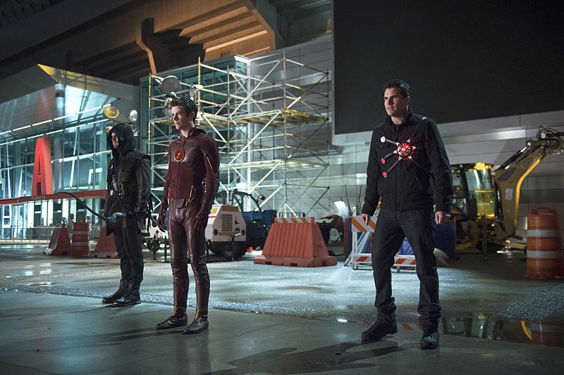 The Flash : Bild Grant Gustin, Robbie Amell, Stephen Amell