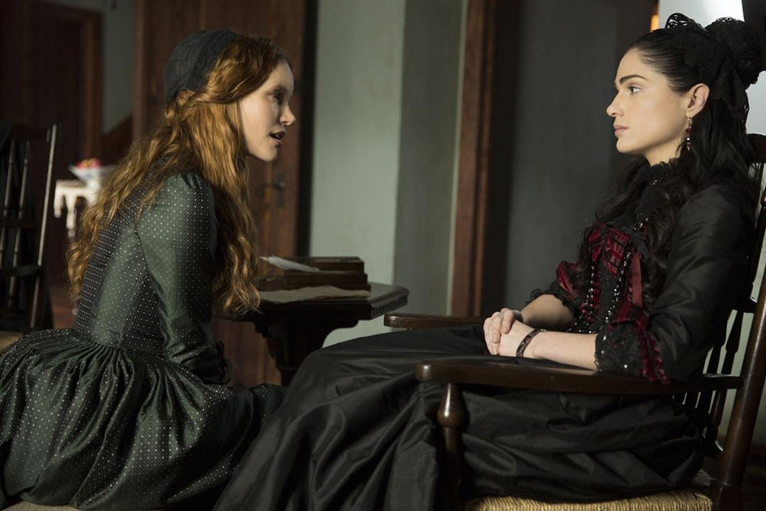 Salem : Bild Tamzin Merchant, Janet Montgomery