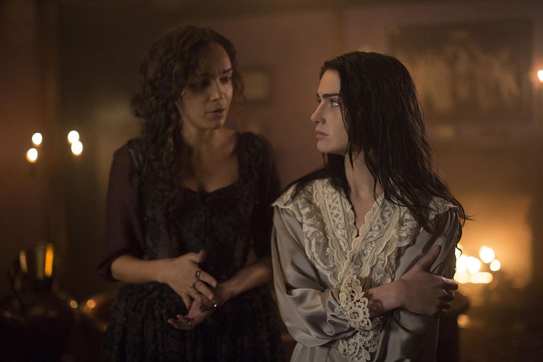 Salem : Bild Ashley Madekwe, Janet Montgomery