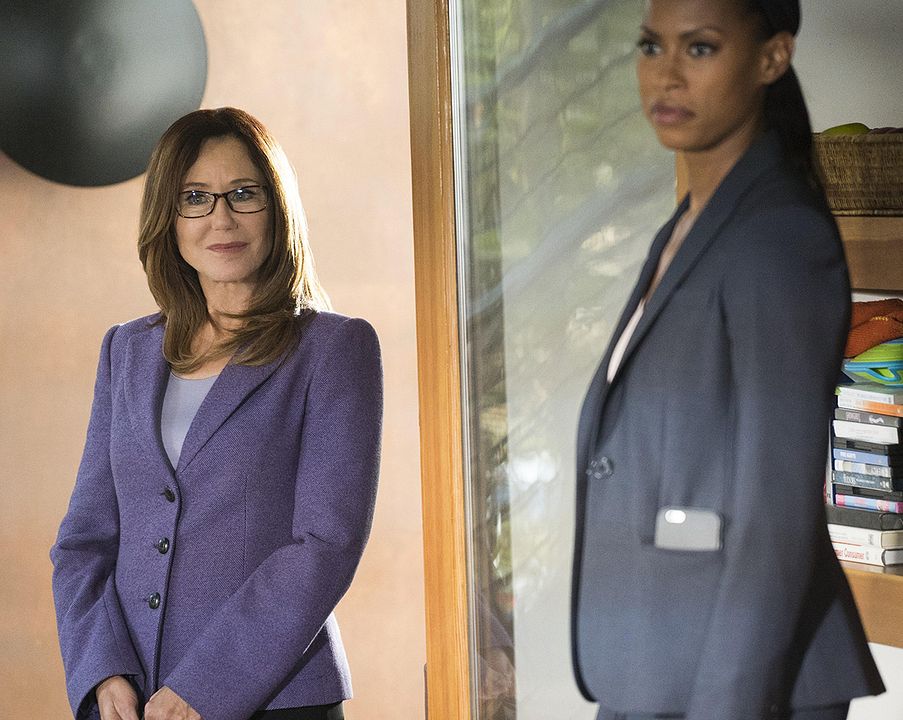 Major Crimes : Bild Mary McDonnell, Kearran Giovanni