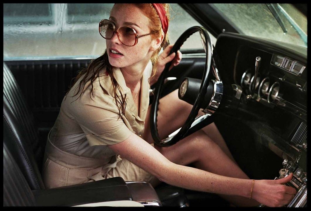 The Lady In The Car With Glasses And A Gun : Bild Freya Mavor