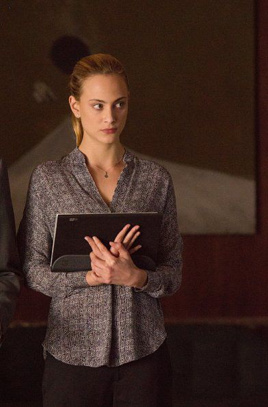 Zoo : Bild Nora Arnezeder