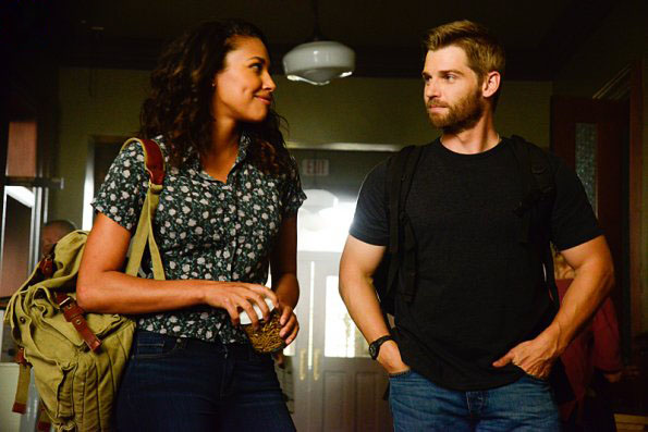 Under The Dome : Bild Kylie Bunbury, Mike Vogel