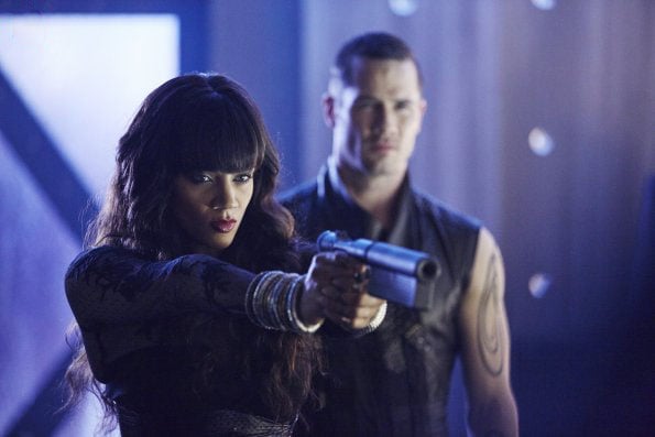 Killjoys : Bild Luke MacFarlane, Hannah John-Kamen