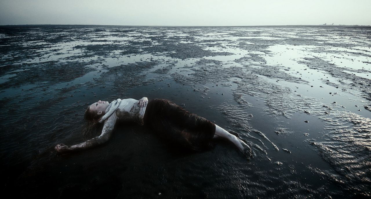 Kleine graue Wolke : Bild