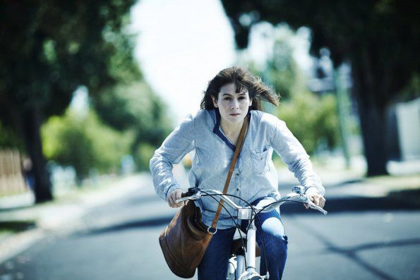 Childhood's End : Bild Yael Stone