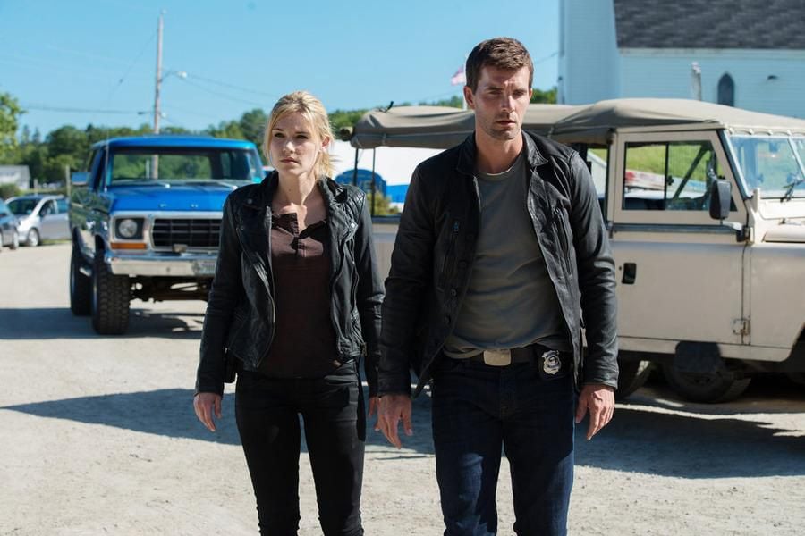 Bild Lucas Bryant, Emily Rose