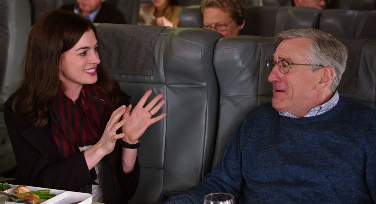 Man lernt nie aus : Bild Anne Hathaway, Robert De Niro