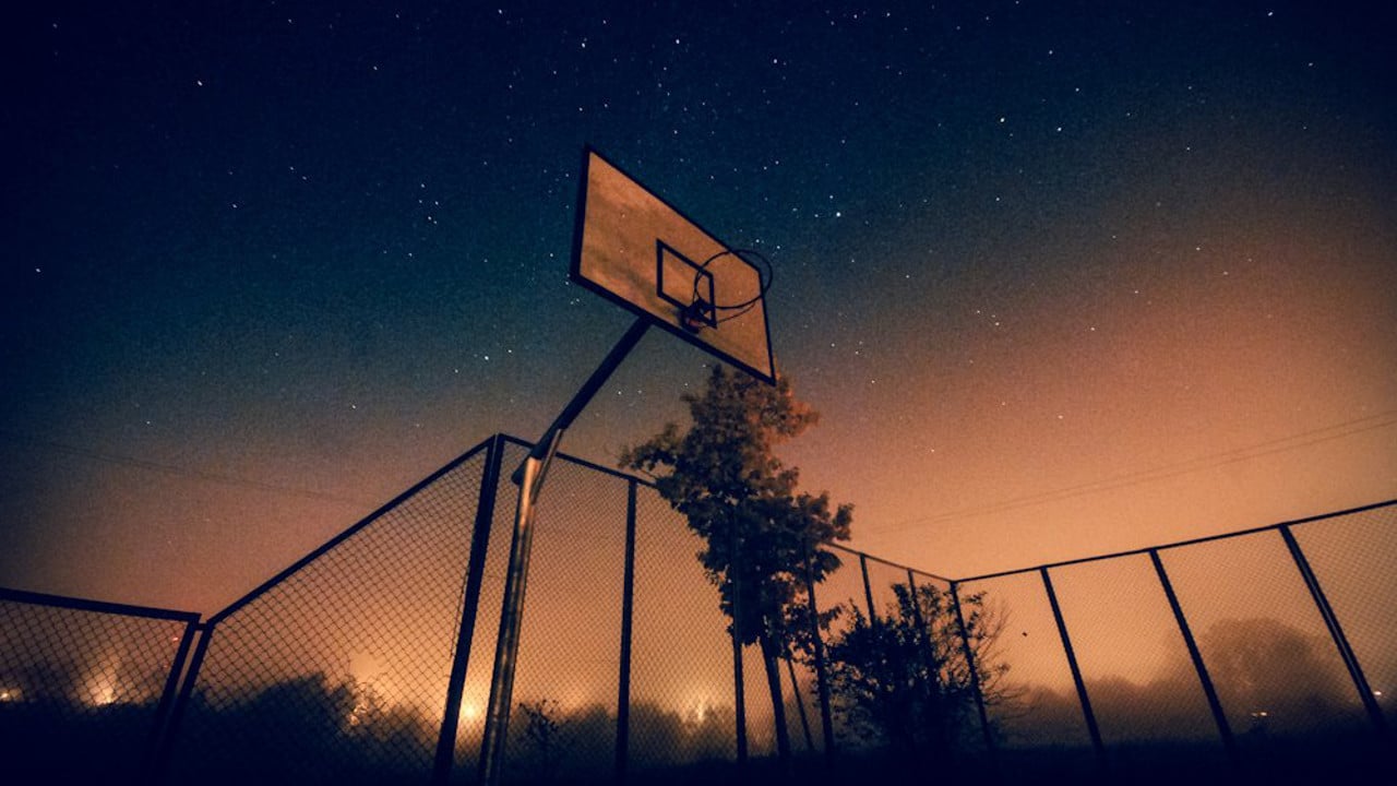 Doin' It in the Park: Pick-Up Basketball, NYC : Bild