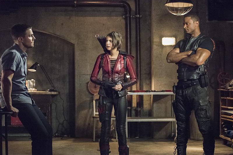 Arrow : Bild Willa Holland, David Ramsey, Stephen Amell