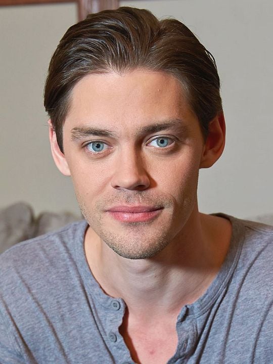 Kinoposter Tom Payne (II)