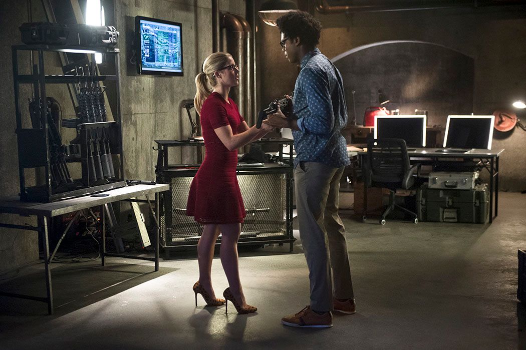 Arrow : Bild Emily Bett Rickards, Echo Kellum