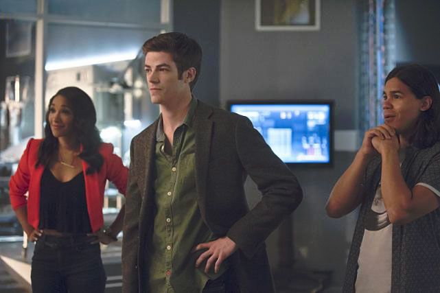The Flash : Bild Carlos Valdes, Candice Patton, Grant Gustin