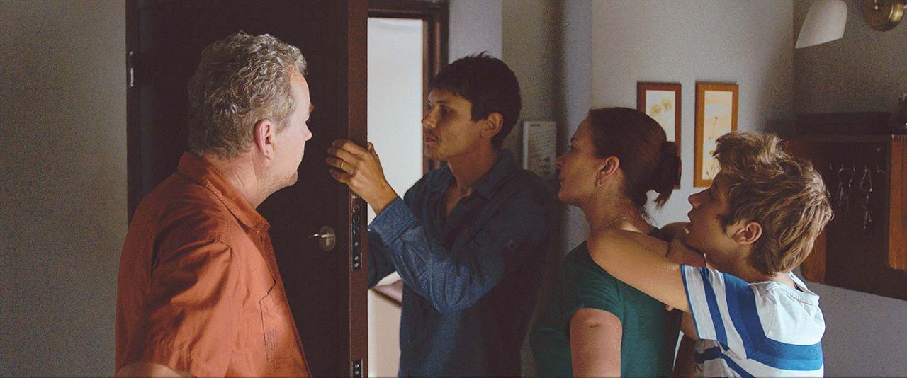 One Floor Below : Bild Teodor Corban