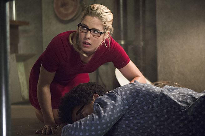 Arrow : Bild Emily Bett Rickards, Echo Kellum