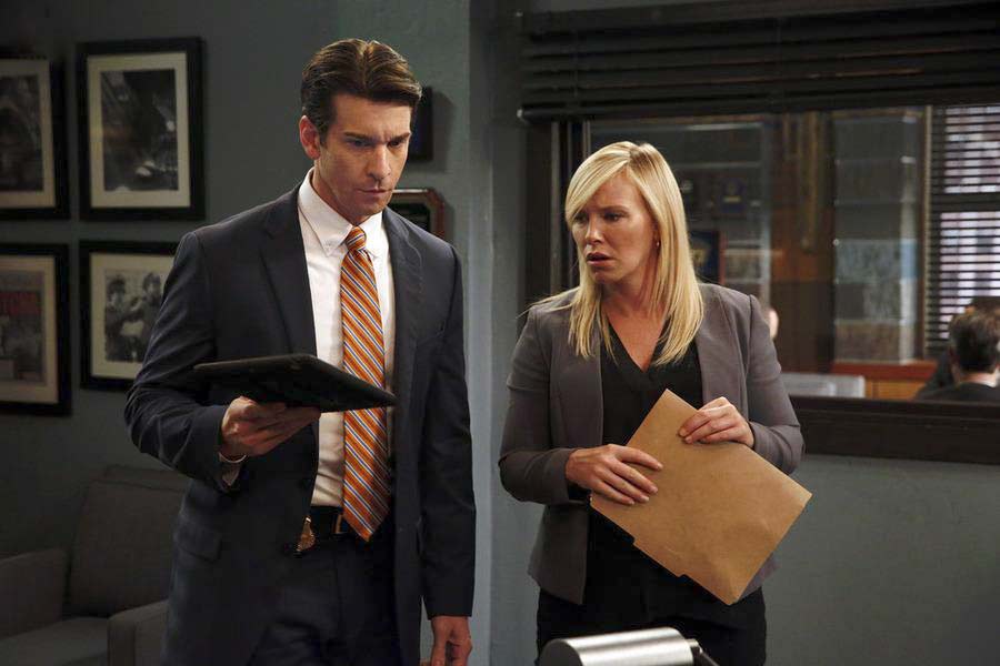 Law & Order: Special Victims Unit : Bild Kelli Giddish, Andy Karl