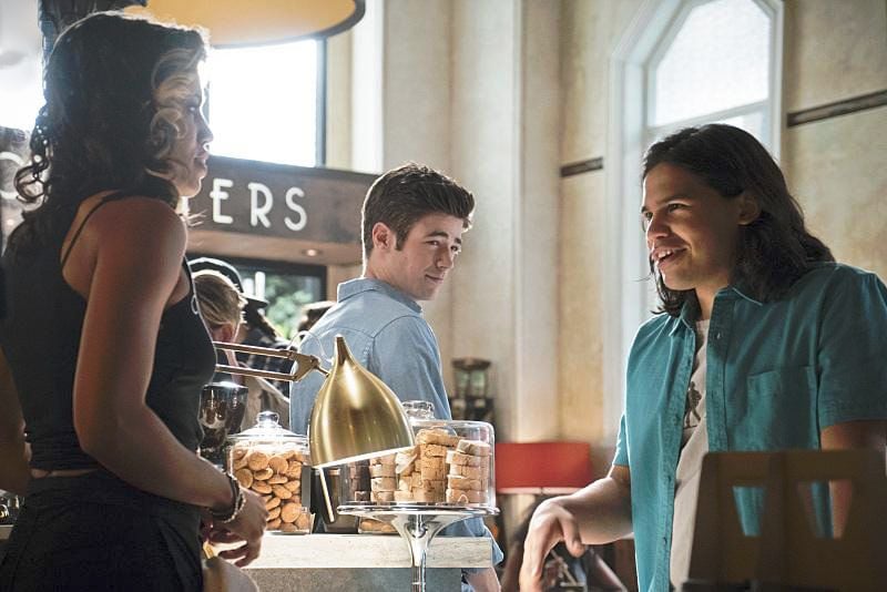 The Flash : Bild Grant Gustin, Carlos Valdes