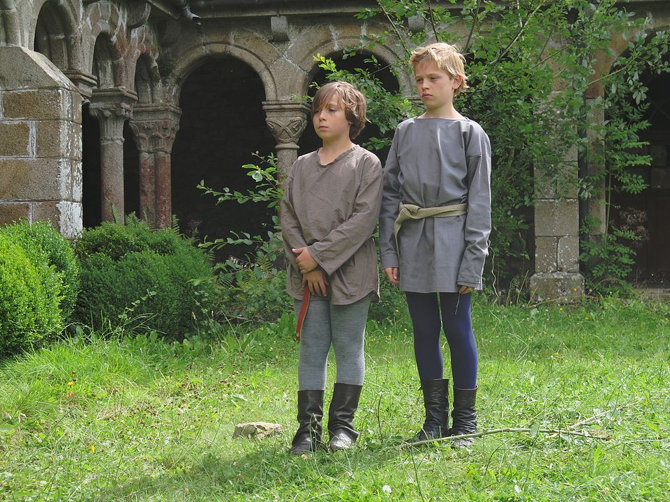 Les Filles au Moyen Âge : Bild