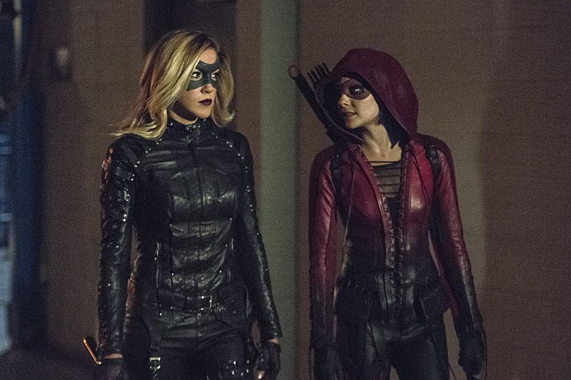 Arrow : Bild Willa Holland, Katie Cassidy