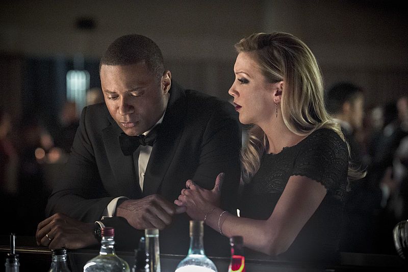 Arrow : Bild Katie Cassidy, David Ramsey