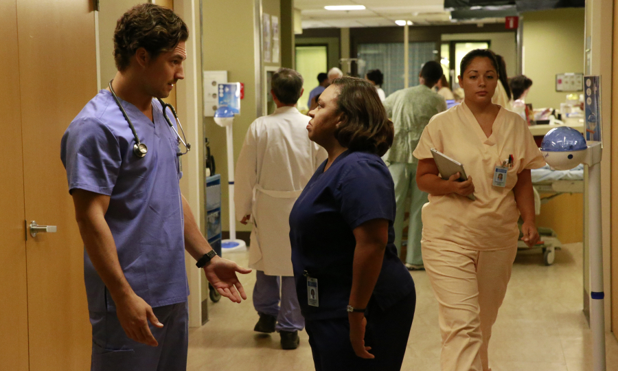 Grey's Anatomy - Die jungen Ärzte : Bild Chandra Wilson, Giacomo Gianniotti