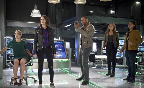 The Flash : Bild Carlos Valdes, Willa Holland, David Ramsey, Emily Bett Rickards, Ciara Renée