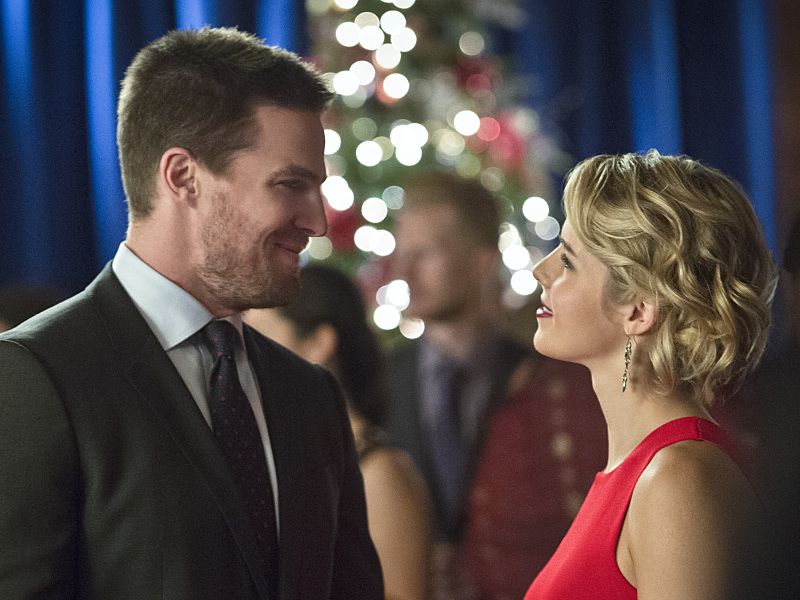 Arrow : Bild Stephen Amell, Emily Bett Rickards