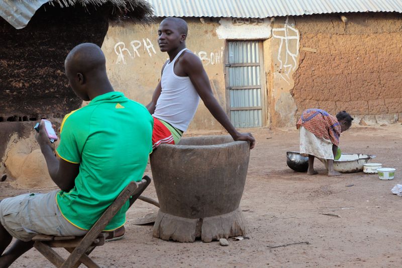 Voices Of Violence - Stimmen der Gewalt : Bild