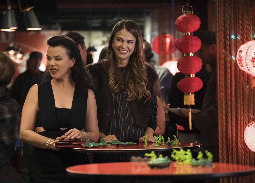 Younger : Bild Sutton Foster, Debi Mazar