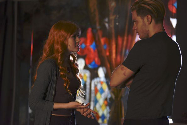 Shadowhunters : Bild Dominic Sherwood, Katherine McNamara