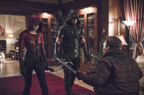 Arrow : Bild Stephen Amell, Willa Holland