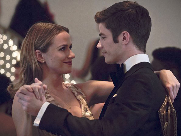 The Flash : Bild Shantel VanSanten, Grant Gustin