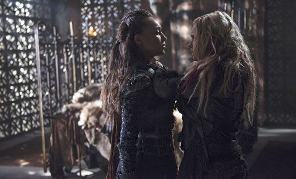The 100 : Bild Eliza Taylor, Alycia Debnam-Carey
