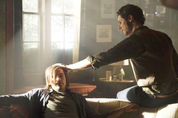 The Magicians : Bild Hale Appleman, Jason Ralph