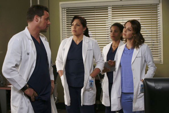 Grey's Anatomy - Die jungen Ärzte : Bild Kelly McCreary, Sara Ramirez, Camilla Luddington, Justin Chambers (I)